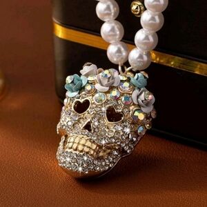 Crystal Skull Pendant Necklace with Pearls